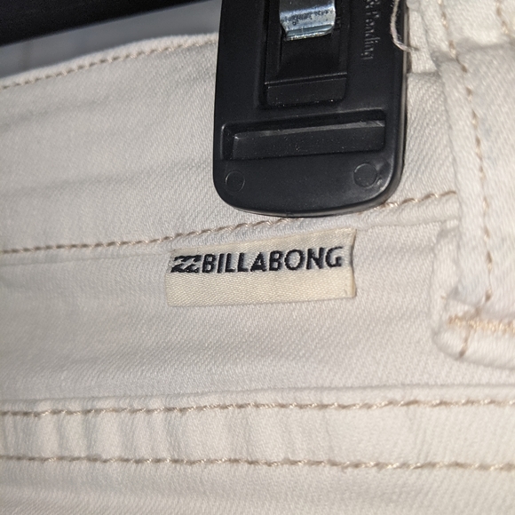 Button-Up Billabong Mid-Rise Shortie - Picture 4 of 7